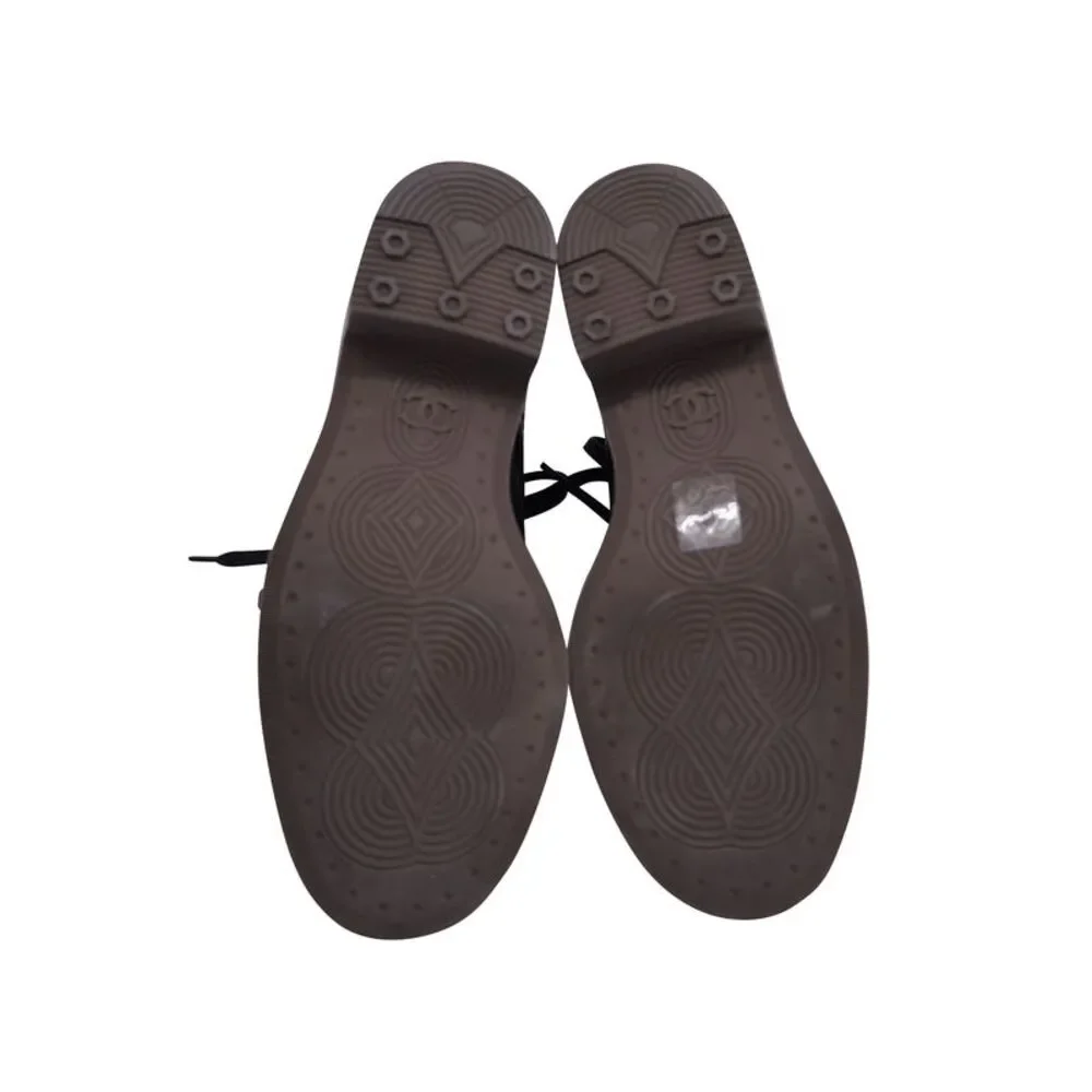 Reposhing - CHANEL Black Ankle Boots with Gold Accents - Picture 5 of 8